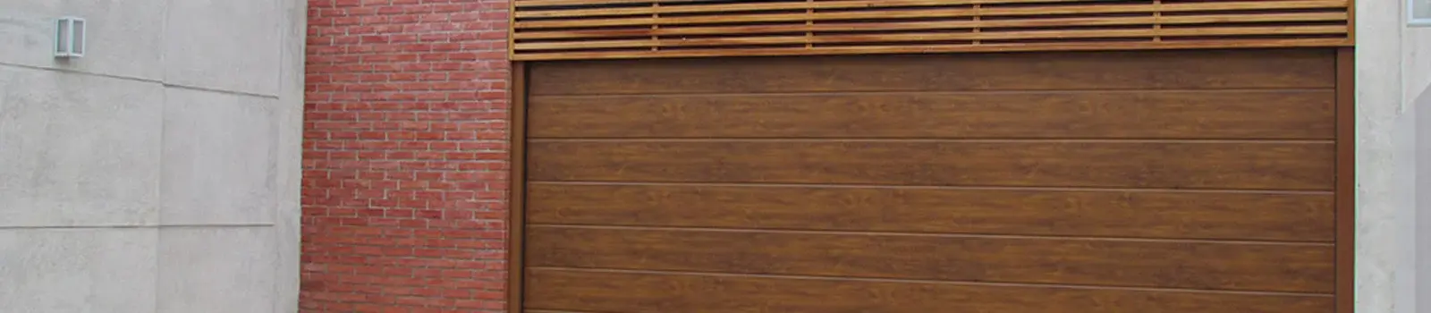 Puertas residenciales diseñadas para viviendas, que combinan seguridad, diseño y funcionalidad, ofreciendo soluciones confiables para accesos vehiculares.